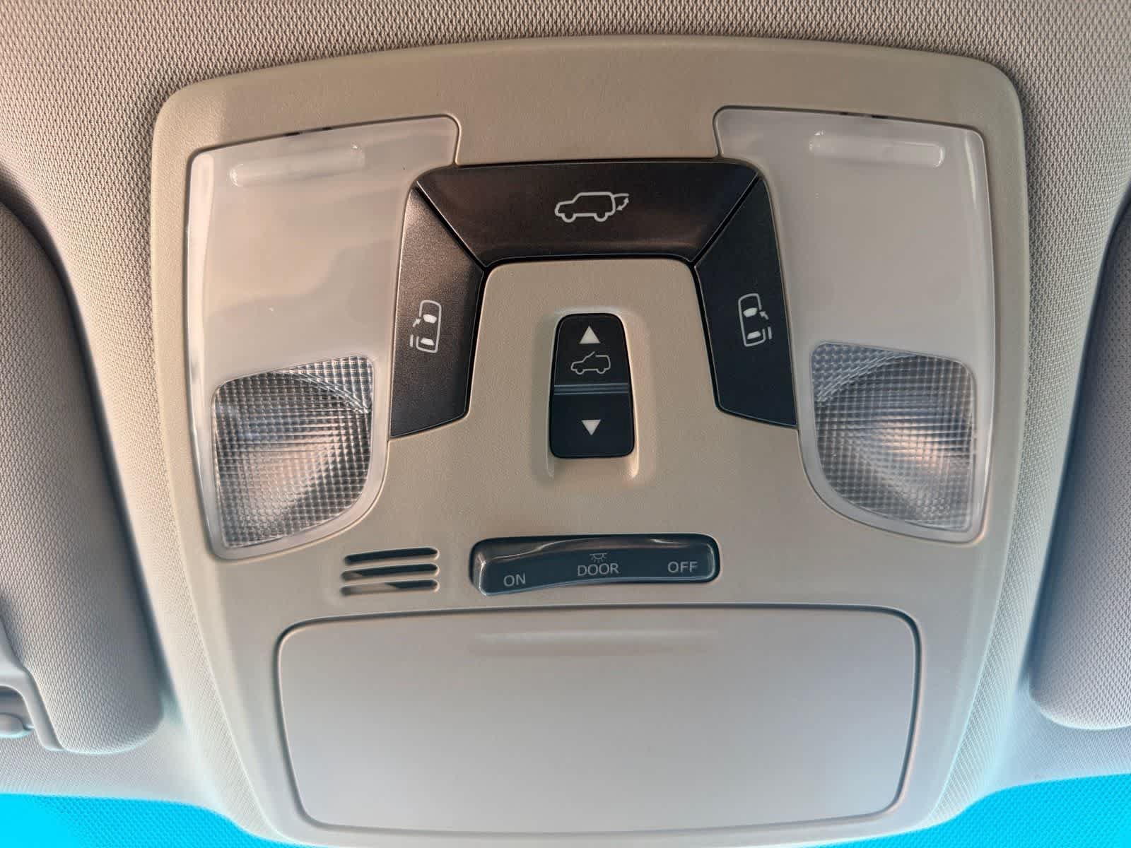 Used 2015 Toyota Sienna SE Premium FWD image 29