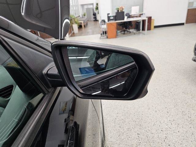 Used 2018 Chevrolet Equinox LS FWD image 40