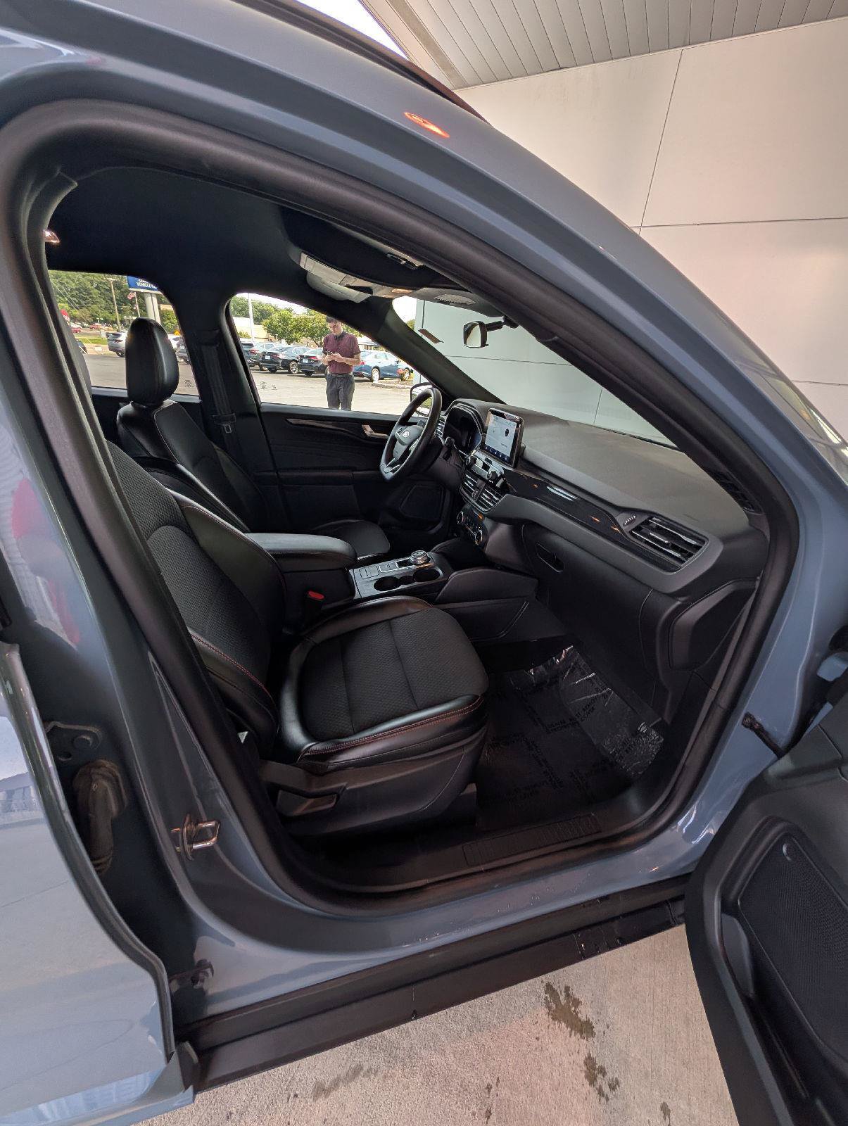 Used 2024 Ford Escape ST-Line FWD image 10