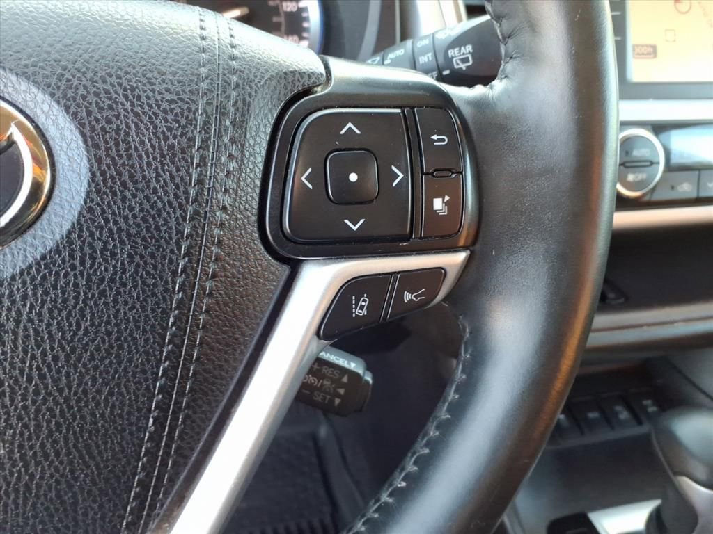 Used 2019 Toyota Highlander Limited Platinum image 31
