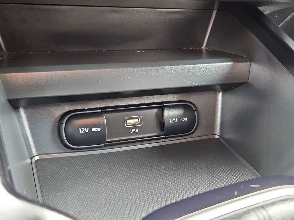 Used 2024 Kia Soul LX w/ Option Group 015 image 17