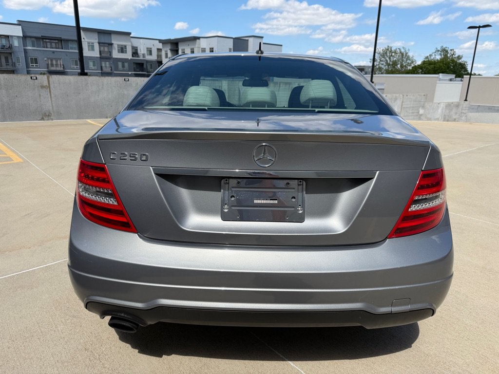 Used 2014 Mercedes-Benz C 250 Sedan image 4