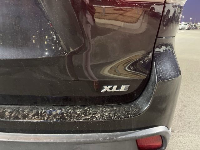 Used 2016 Toyota Highlander XLE image 5