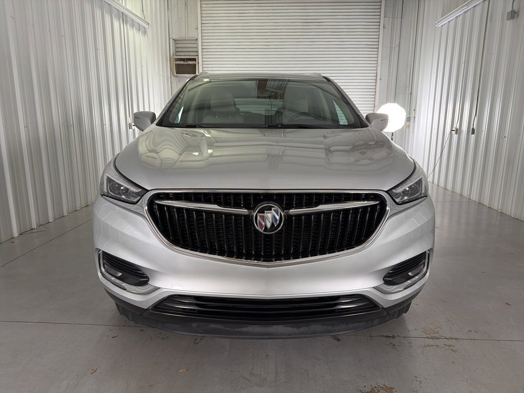 Used 2021 Buick Enclave Essence w/ Sound and Sites Package image 2