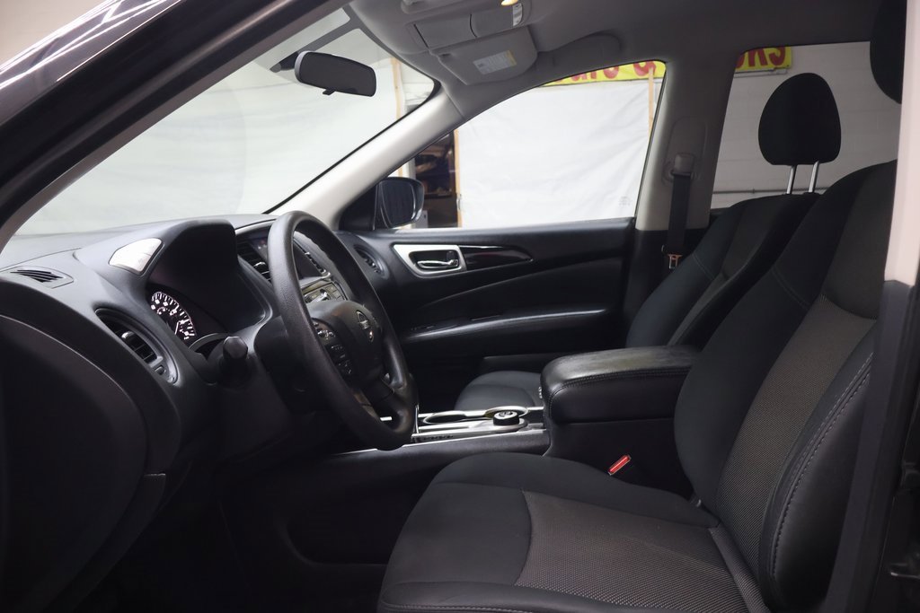 Used 2020 Nissan Pathfinder S image 18