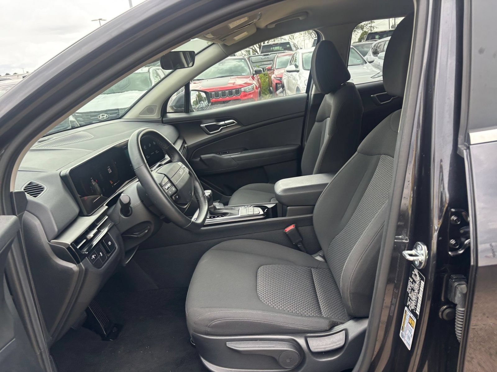 Used 2026 Kia Sportage LX FWD image 26