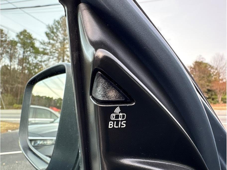 Used 2017 Volvo XC60 T5 Inscription w/ Preferred Option Package image 25