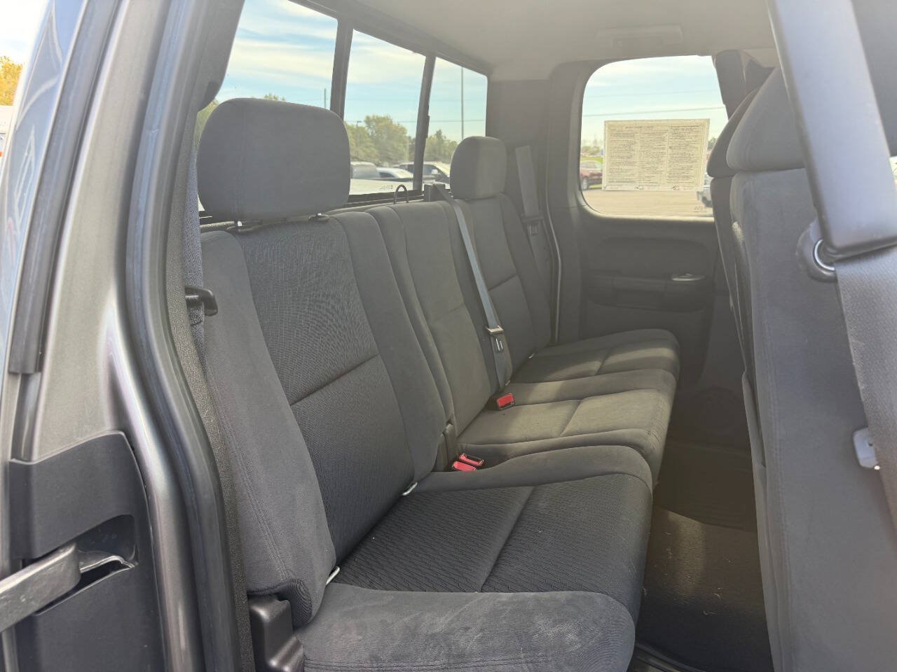 Used 2007 Chevrolet Silverado 1500 LT w/ 2LT Audio Package AWD/4WD image 13