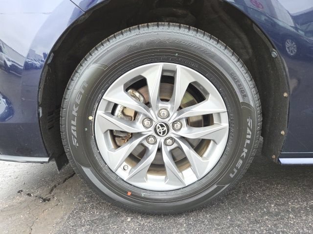 Used 2021 Toyota Sienna XLE w/ XLE Plus Package FWD image 31