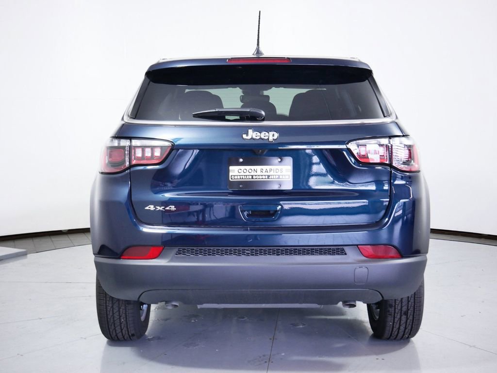 Used 2024 Jeep Compass Sport image 9