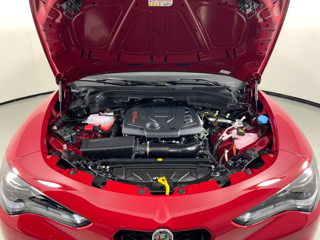 New 2025 Alfa Romeo Stelvio Sprint w/ Convenience Package AWD/4WD image 8