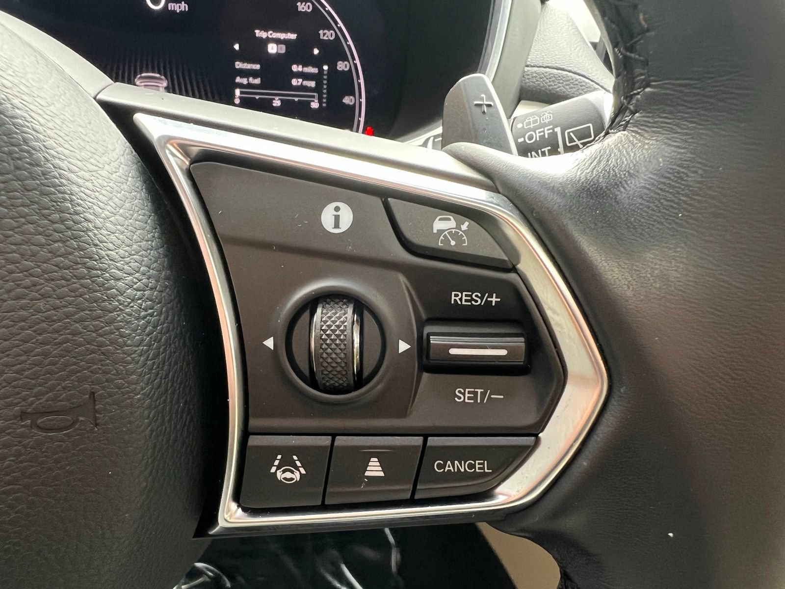 Used 2023 Acura MDX SH-AWD image 34