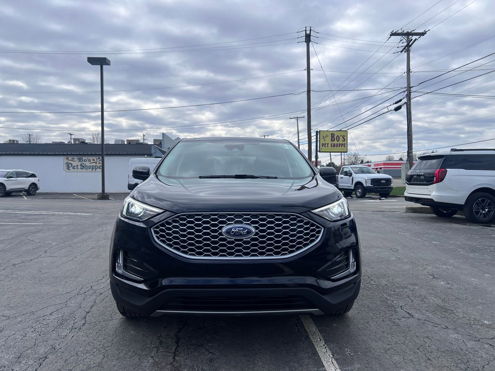 Used 2023 Ford Edge SEL w/ Convenience Package AWD/4WD image 3
