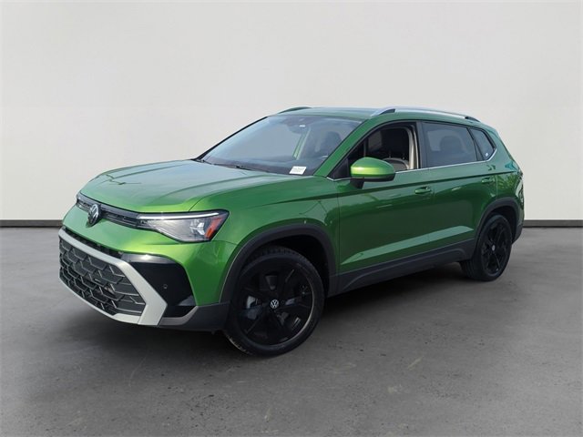 Certified 2025 Volkswagen Taos SE w/ Black Wheel Package