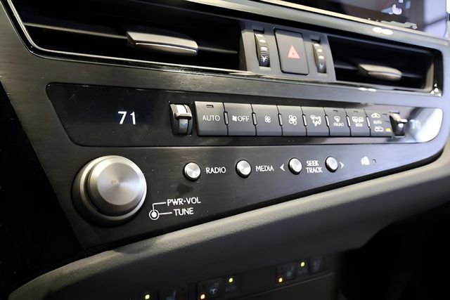 Used 2025 Lexus ES 300h w/ Premium Package image 5