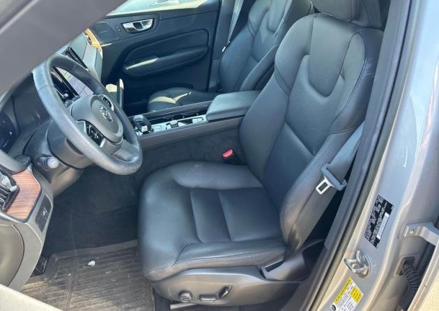 Used 2023 Volvo XC60 B5 Plus w/ Climate Package image 3
