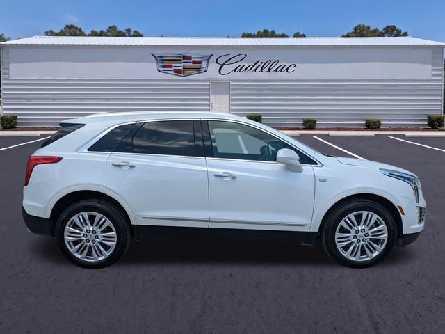 Used 2018 Cadillac XT5 Premium Luxury FWD image 3