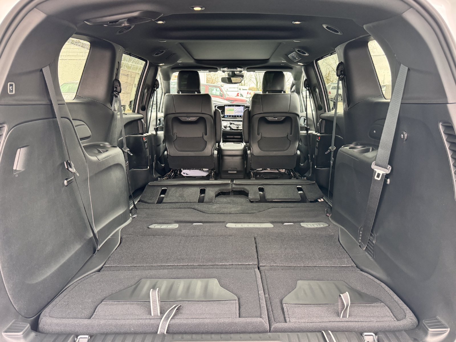 New 2026 Chrysler Pacifica Limited w/ S Appearance Package FWD image 8