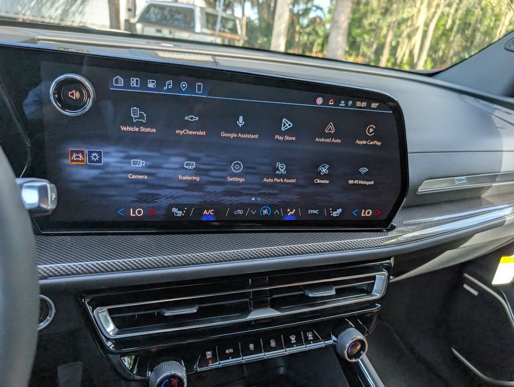New 2027 Chevrolet Traverse Z71 w/ Enhanced Driving Package AWD/4WD image 26