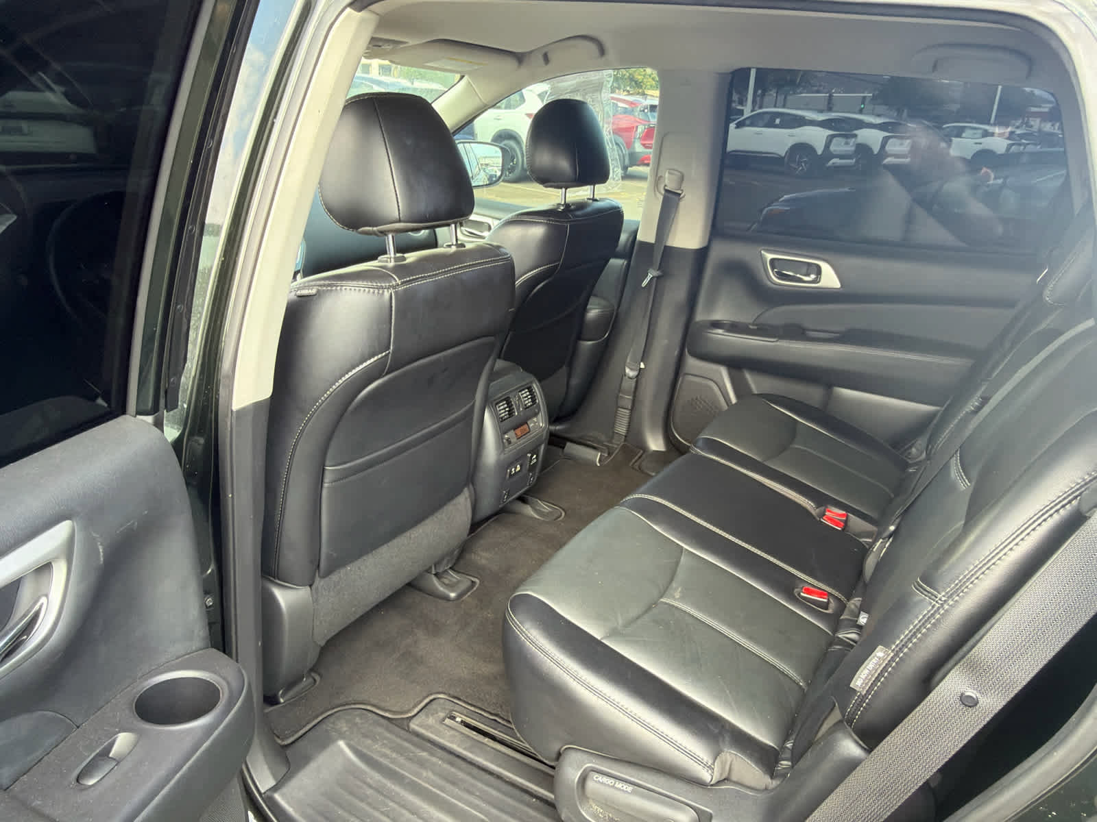 Used 2020 Nissan Pathfinder SL FWD image 9