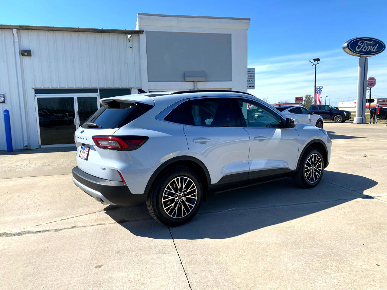 New 2025 Ford Escape SE image 4