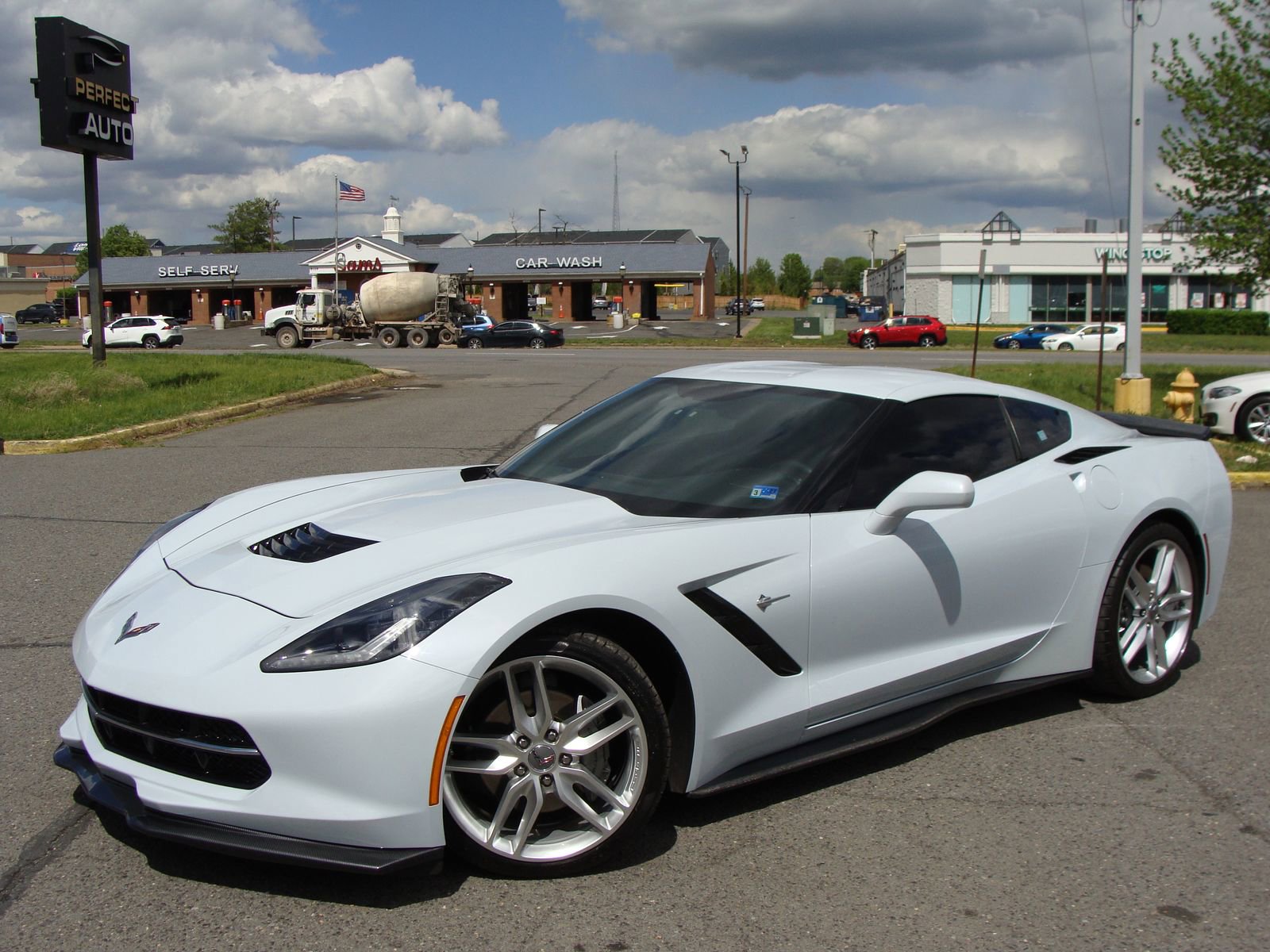 Used 2018 Chevrolet Corvette Stingray Coupe w/ Battery Protection Package RWD image 3