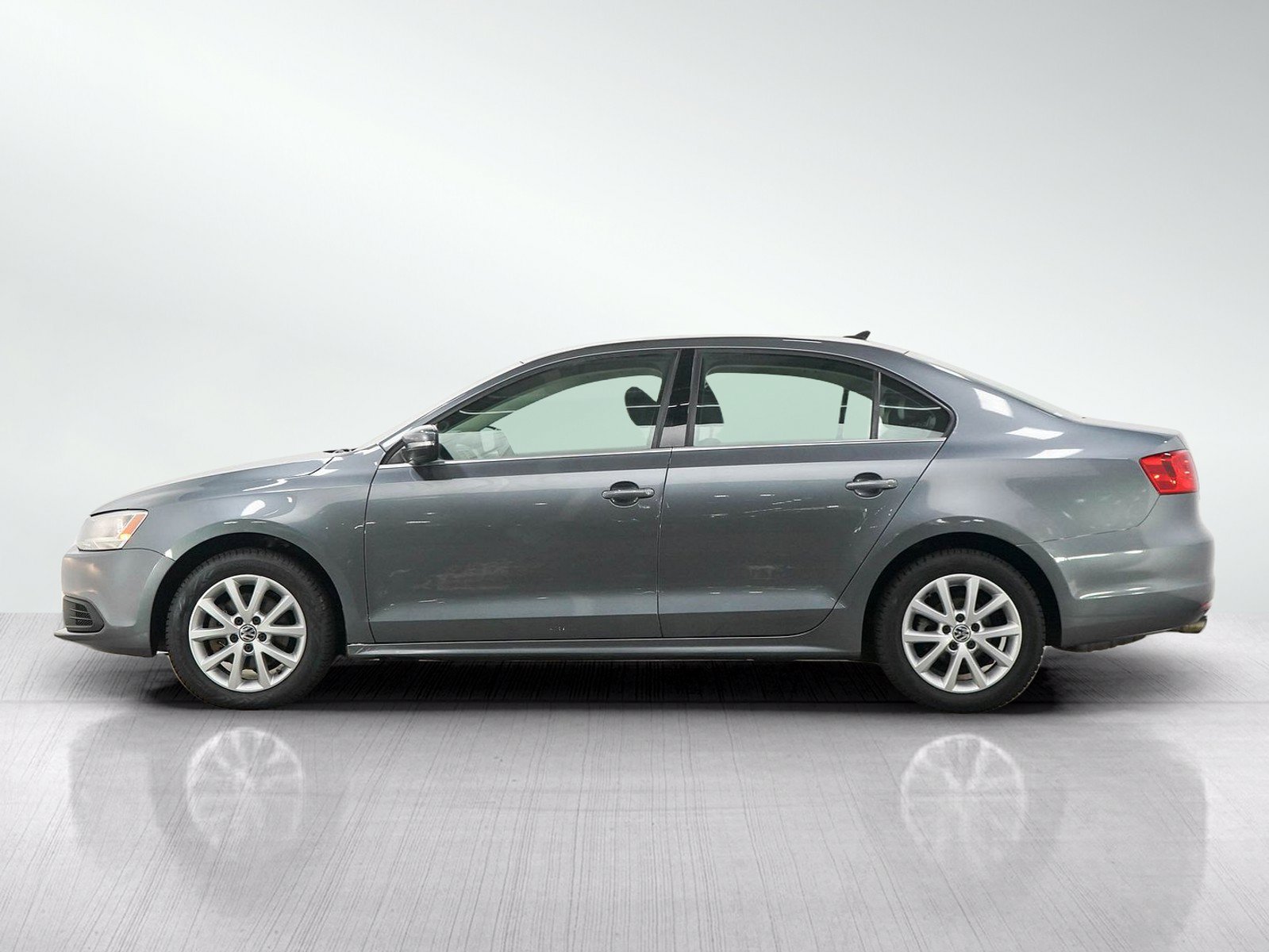 Used 2014 Volkswagen Jetta SE FWD image 2