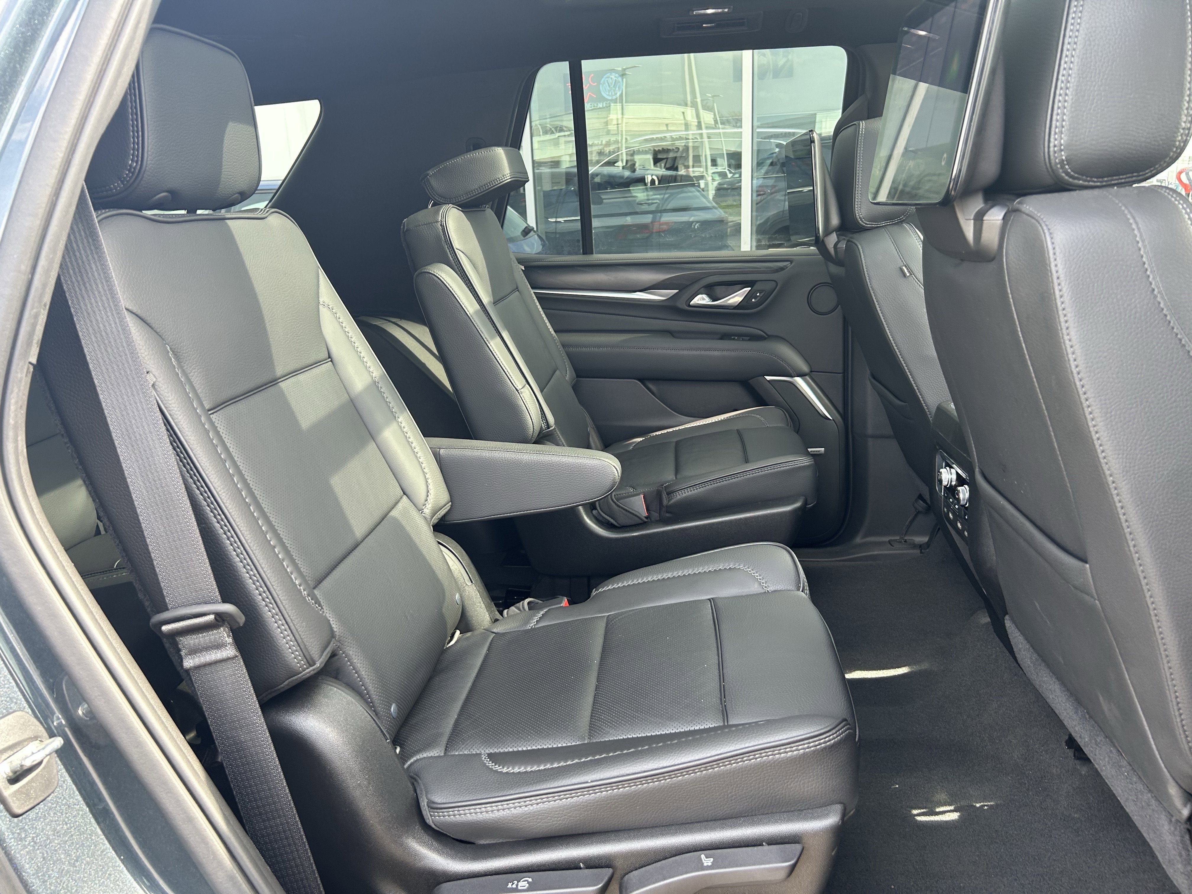 Used 2021 GMC Yukon Denali w/ Denali Ultimate Package image 28