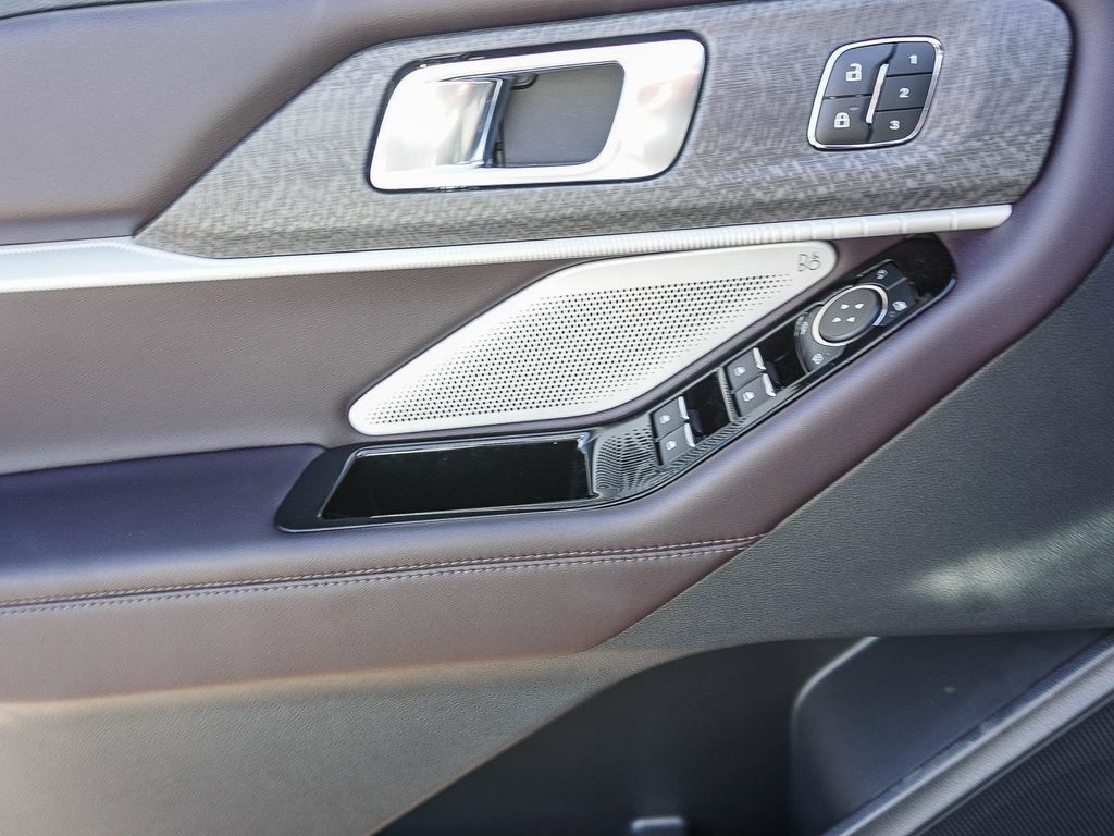 New 2026 Ford Explorer Platinum RWD image 18