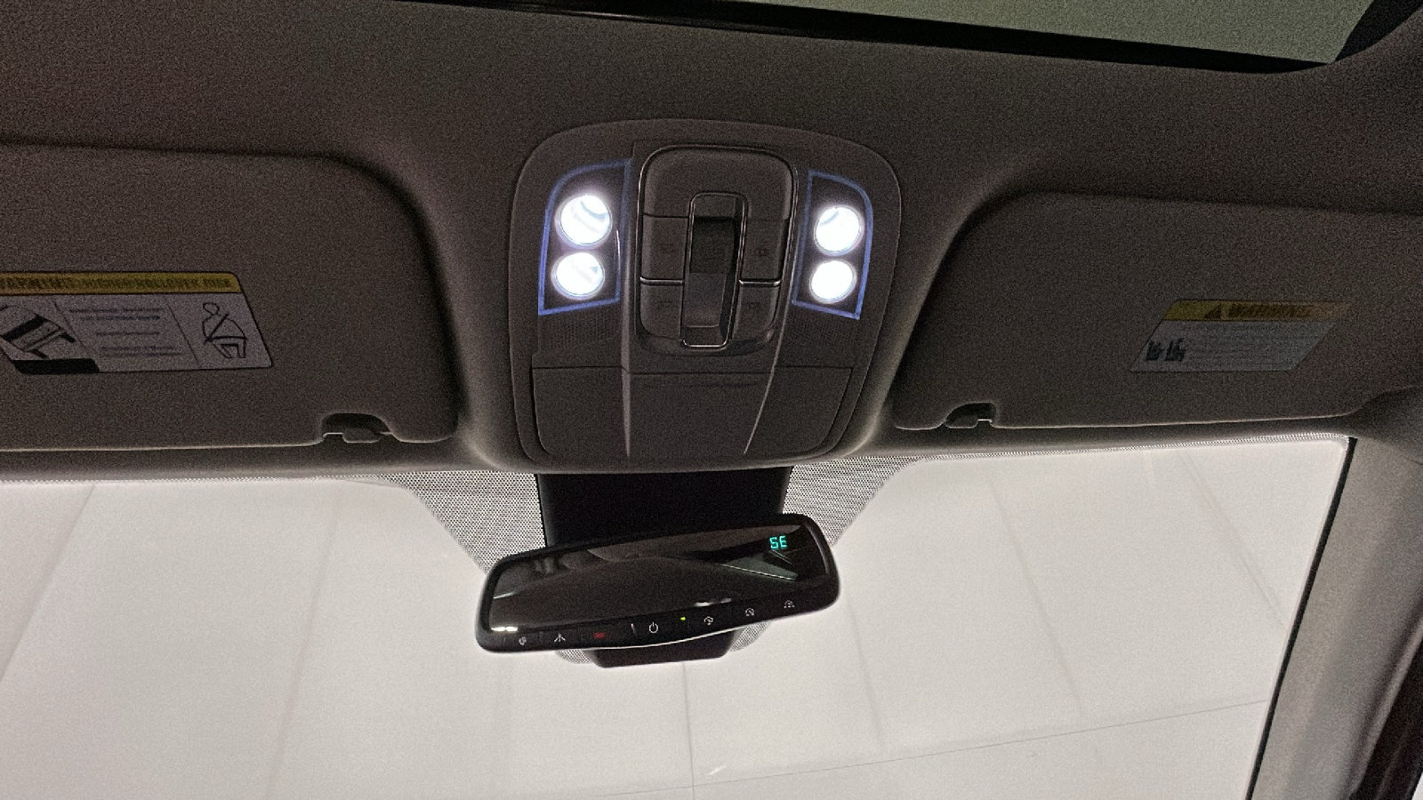 Used 2020 Hyundai Santa Fe Limited AWD/4WD image 31