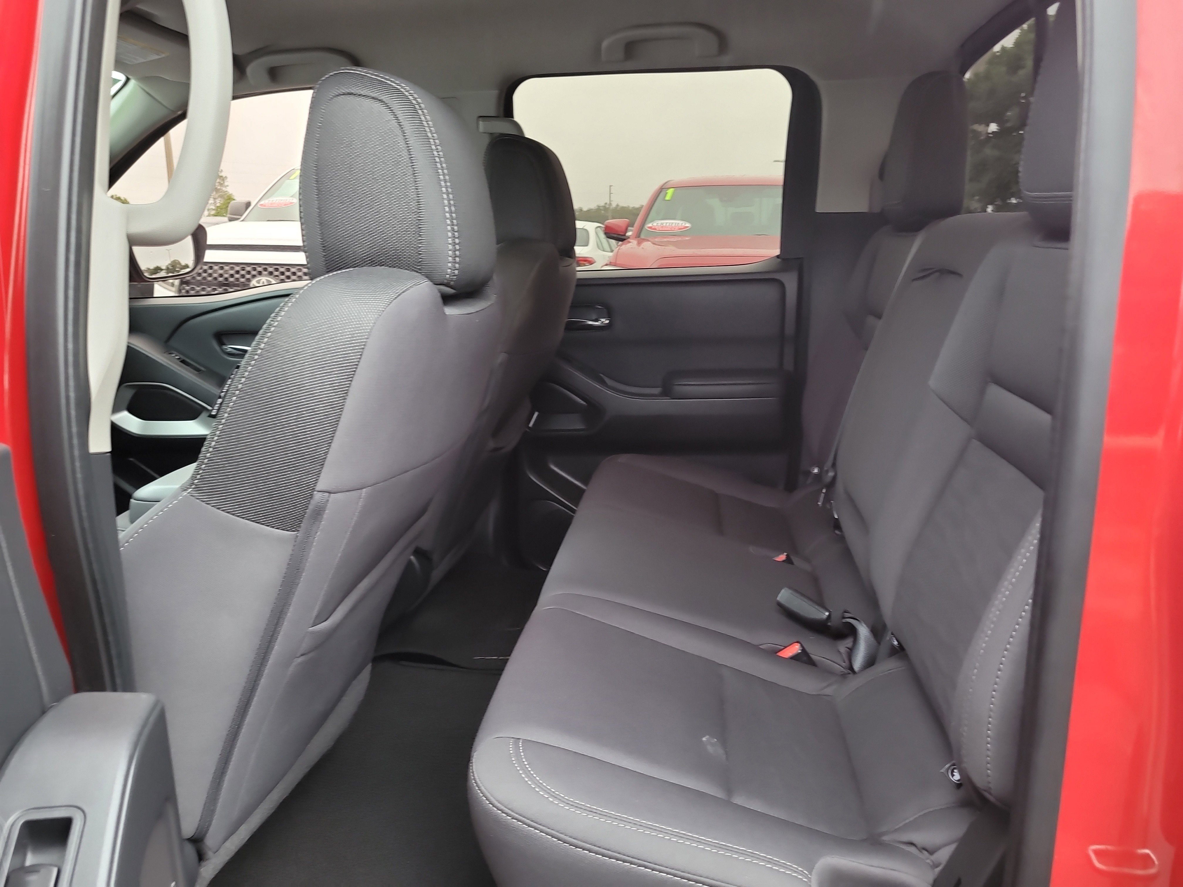 Used 2022 Nissan Frontier SV image 15