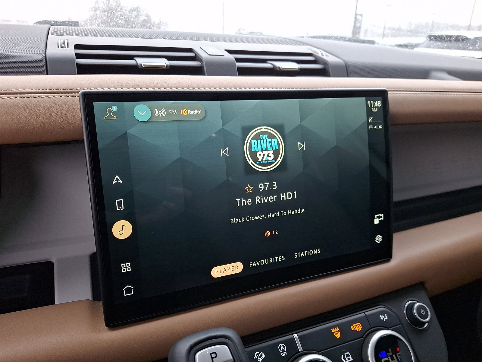 Used 2025 Land Rover Defender 130 S image 18