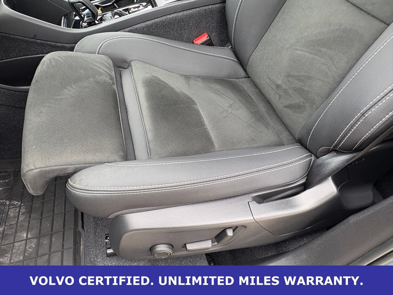 Certified 2023 Volvo XC40 B5 Plus w/ Climate Package AWD/4WD image 28
