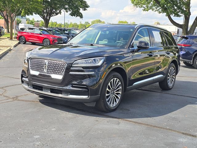 Used 2024 Lincoln Aviator AWD w/ Premium Package image 2