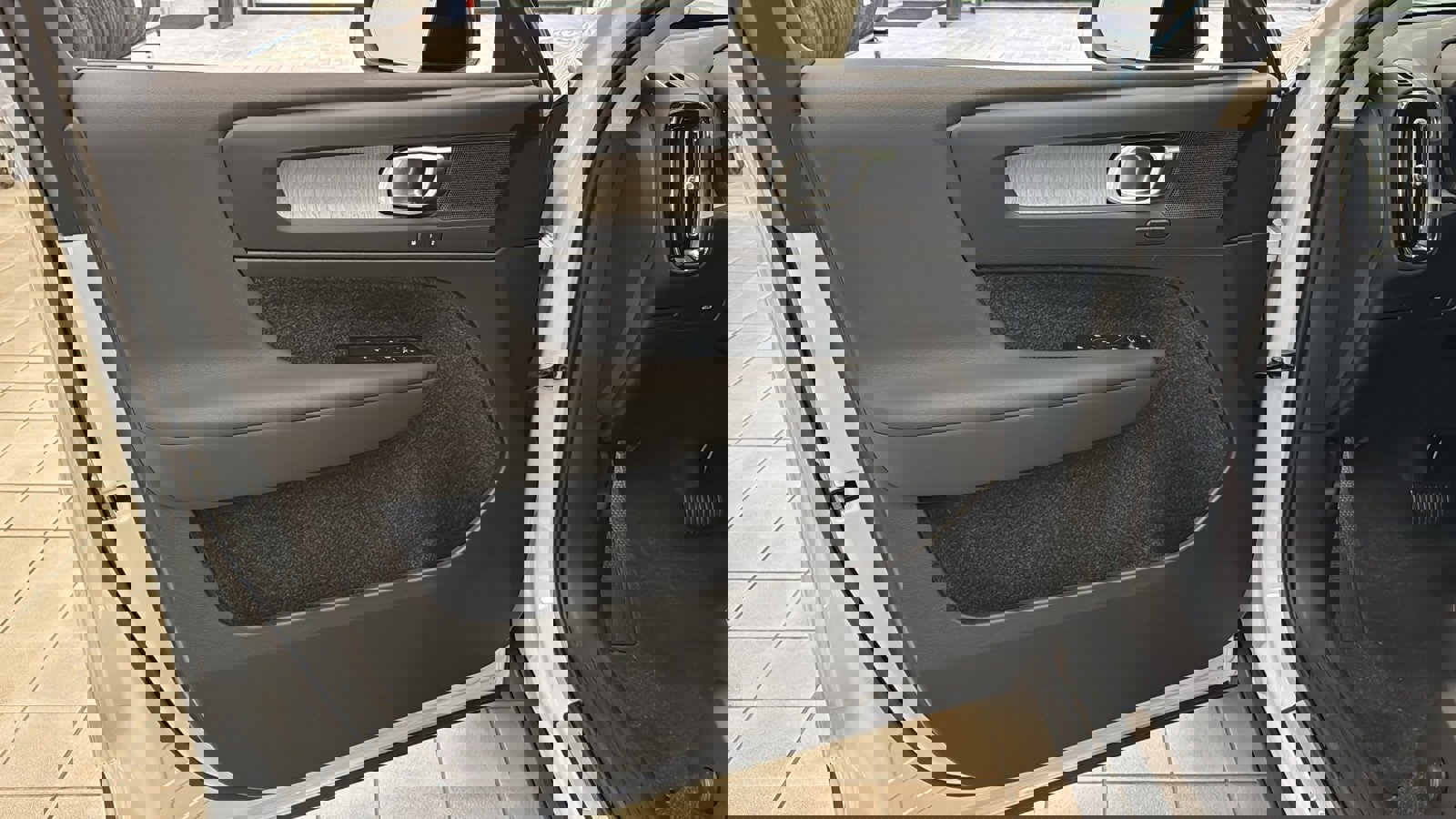 Used 2026 Volvo XC40 B5 Plus w/ Protection Package Premier image 21