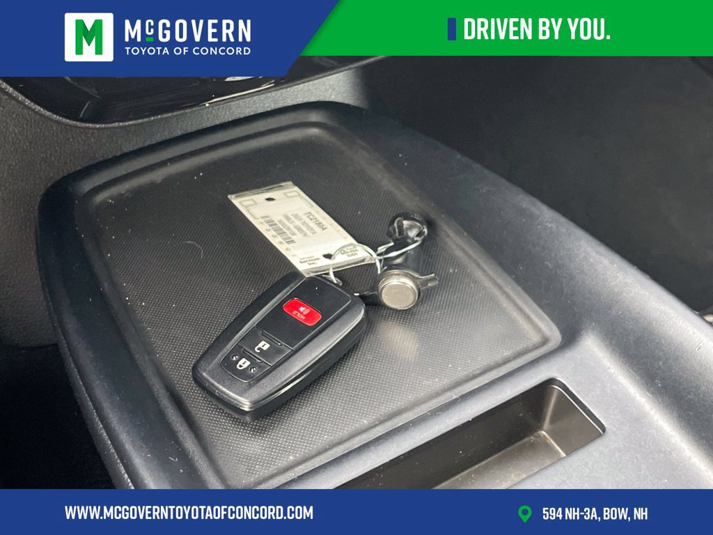 Used 2021 Toyota Prius LE w/ Carpet Mat Package (TMS) AWD/4WD image 31