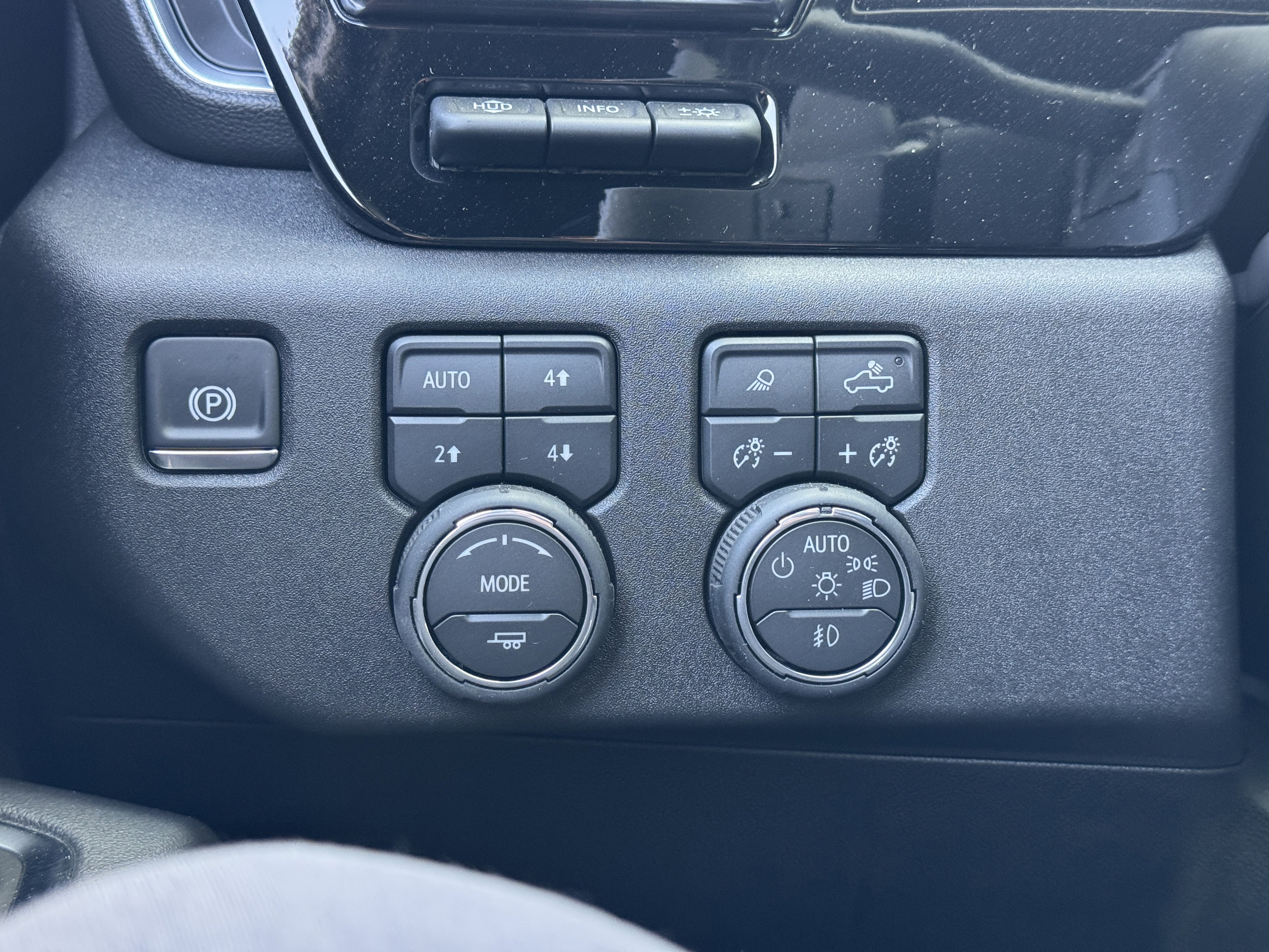 New 2026 Chevrolet Silverado 1500 High Country w/ Technology Package AWD/4WD image 31