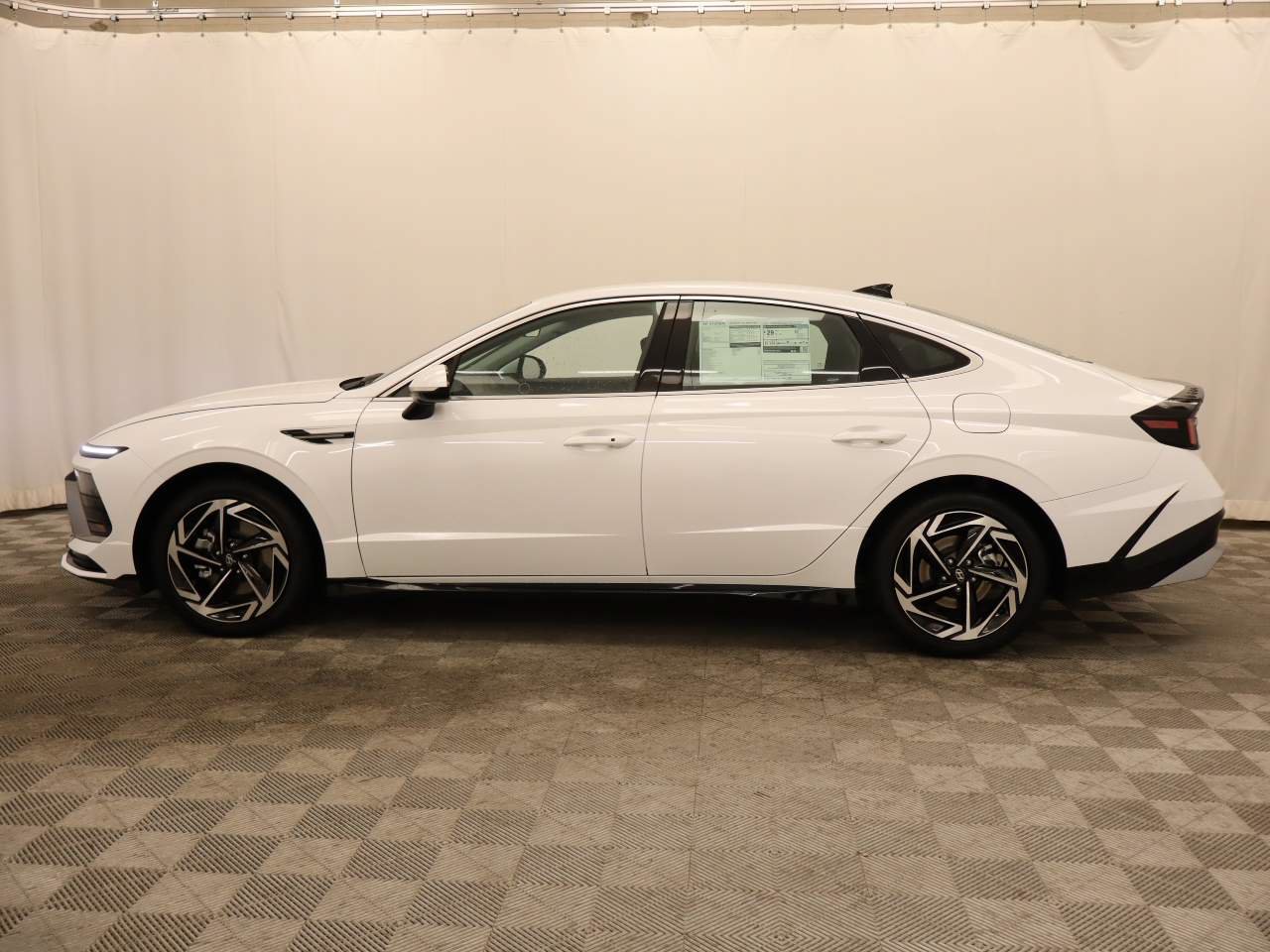 New 2026 Hyundai Sonata SEL FWD image 2