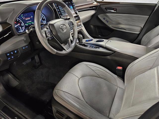 Used 2019 Toyota Avalon Limited image 10