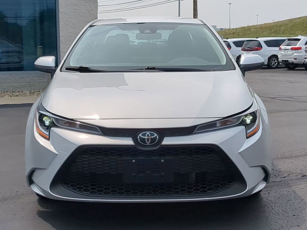 Used 2022 Toyota Corolla LE image 9
