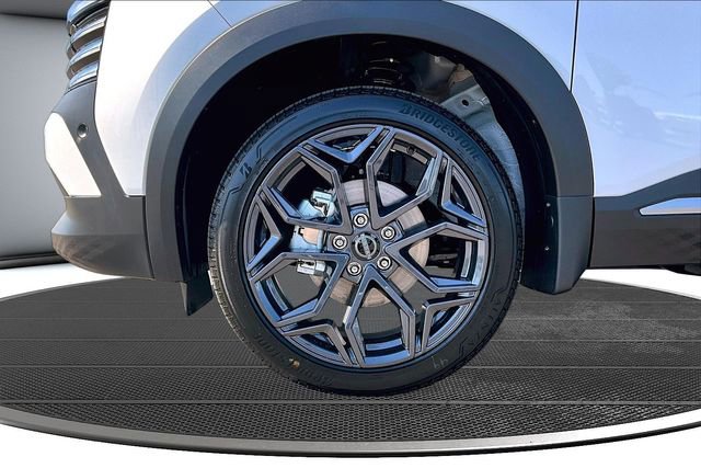 New 2026 Nissan Kicks SR image 13