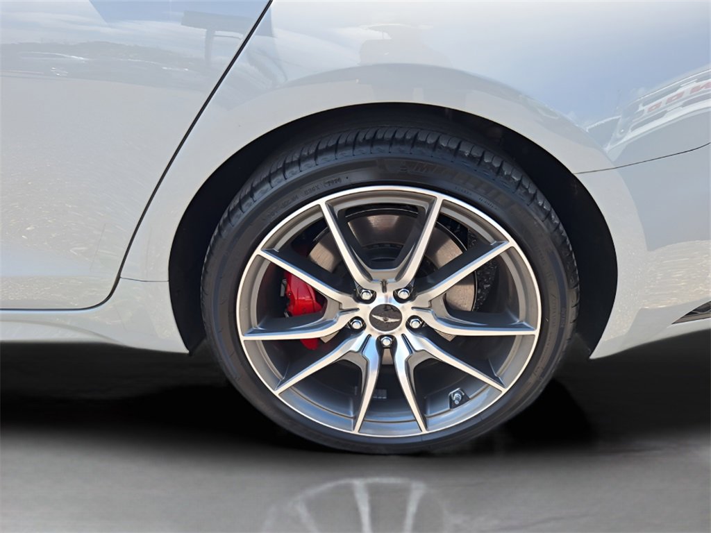 Used 2025 Genesis G70 2.5T image 24