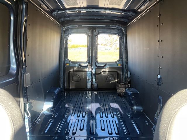 Used 2025 Ford Transit 250 148 Medium Roof image 18