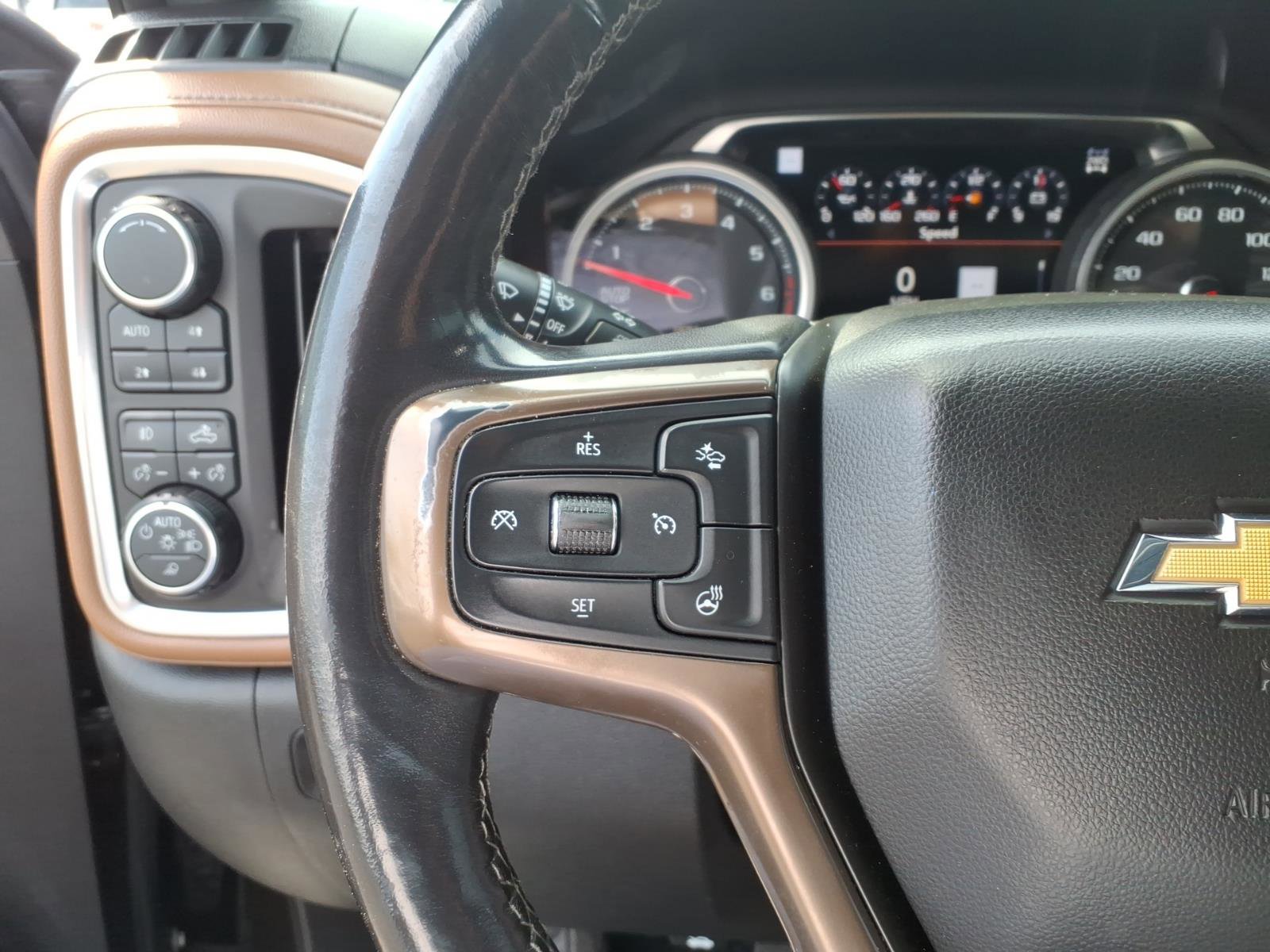 Used 2019 Chevrolet Silverado 1500 High Country w/ Technology Package AWD/4WD image 10