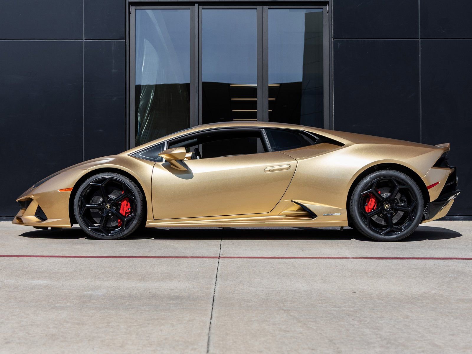 Used 2020 Lamborghini Huracan EVO image 9