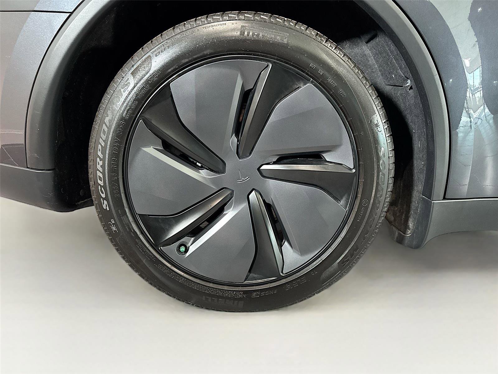 Used 2026 Tesla Model Y 2WD image 34