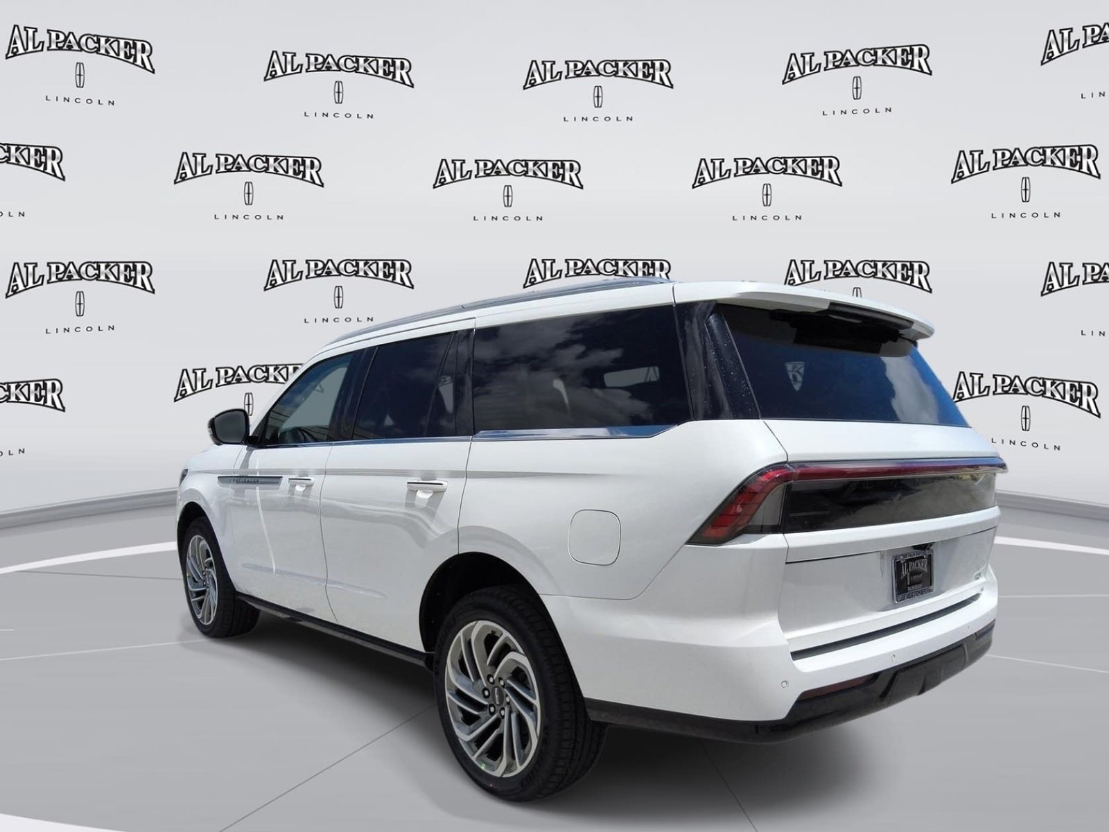 New 2027 Lincoln Navigator Reserve AWD/4WD image 3