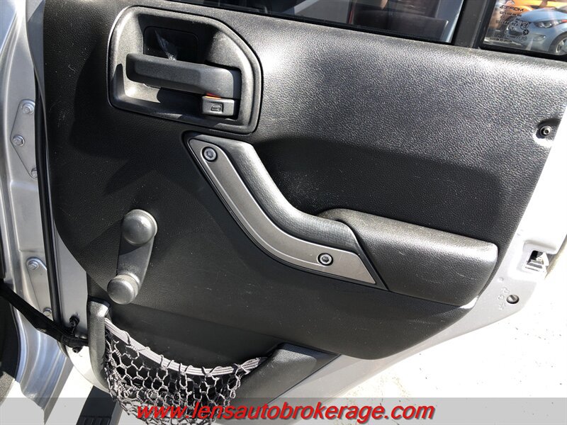 Used 2013 Jeep Wrangler Unlimited Sport w/ Connectivity Group AWD/4WD image 19