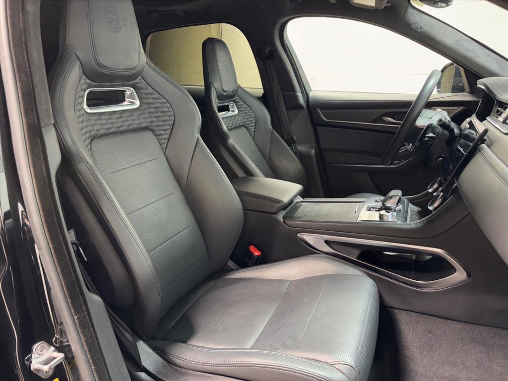 Used 2023 Jaguar F-PACE SVR image 30