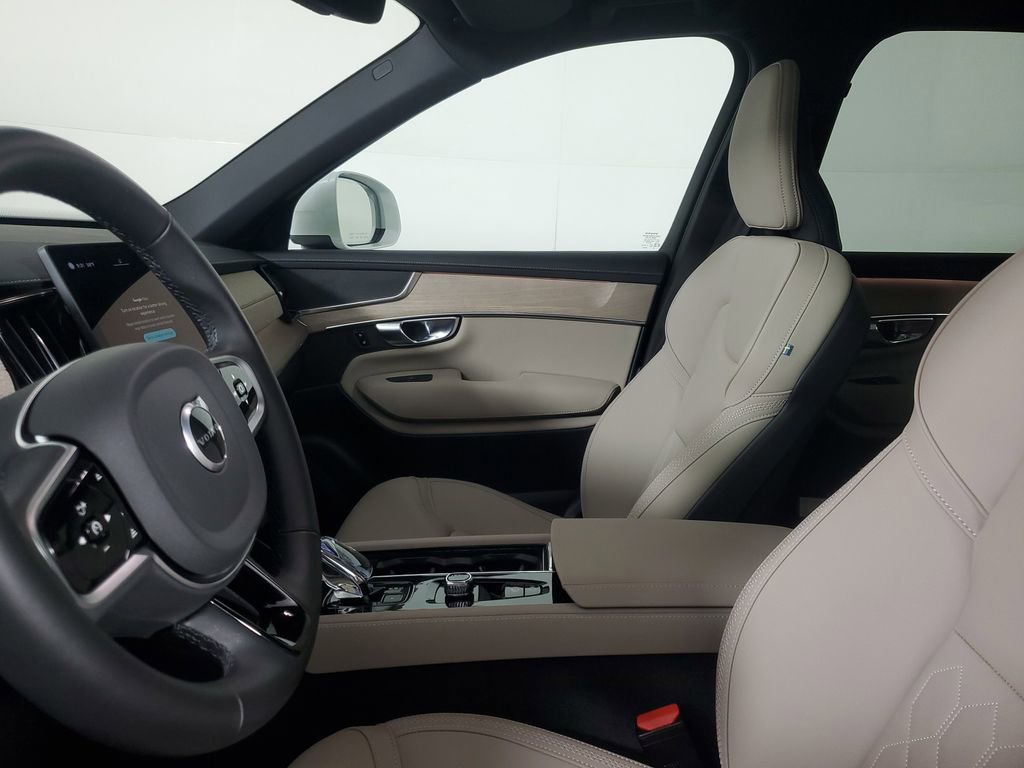 Certified 2025 Volvo XC90 B5 Core w/ Climate Package image 24